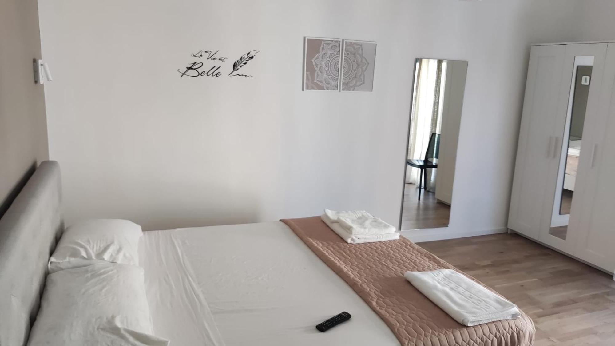 Dimora Rudiae Lecce Acomodação com café da manhã Exterior foto