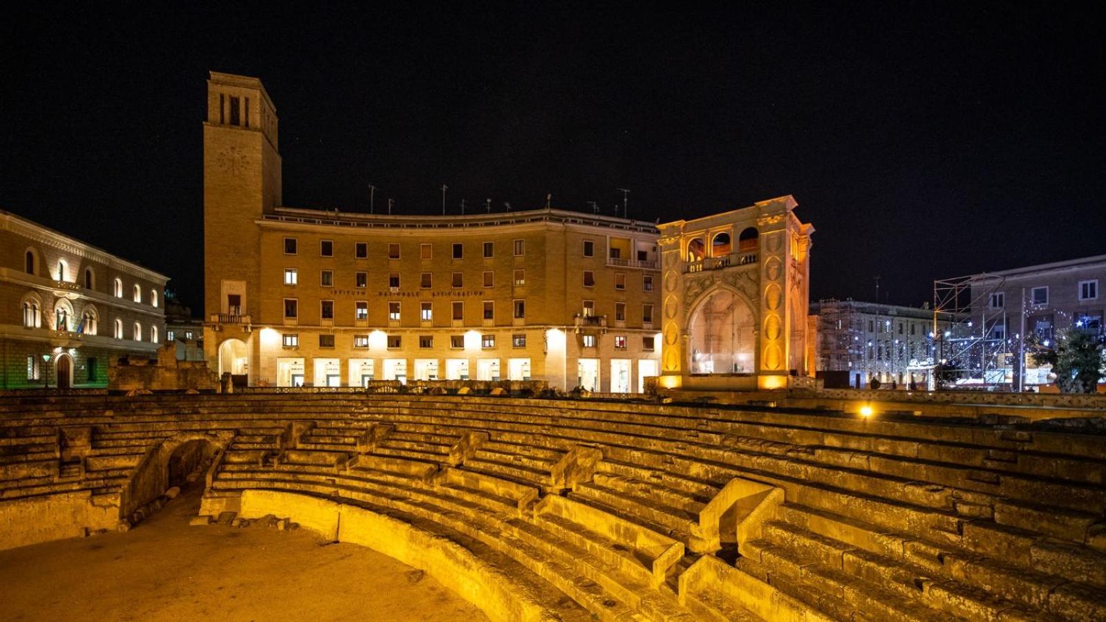 Dimora Rudiae Lecce Acomodação com café da manhã Exterior foto